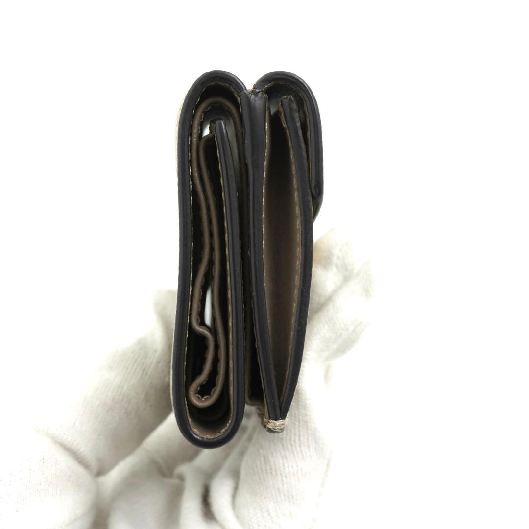 ✨プレゼント✨　FENDI ミニ財布　エフイズ　Fロゴ　三つ折り エンボスロゴ