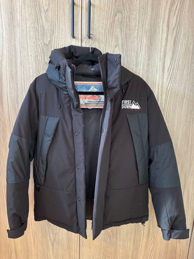 ち*ん様 FIRST DOWN フード付きダウンジャケット S ブラック