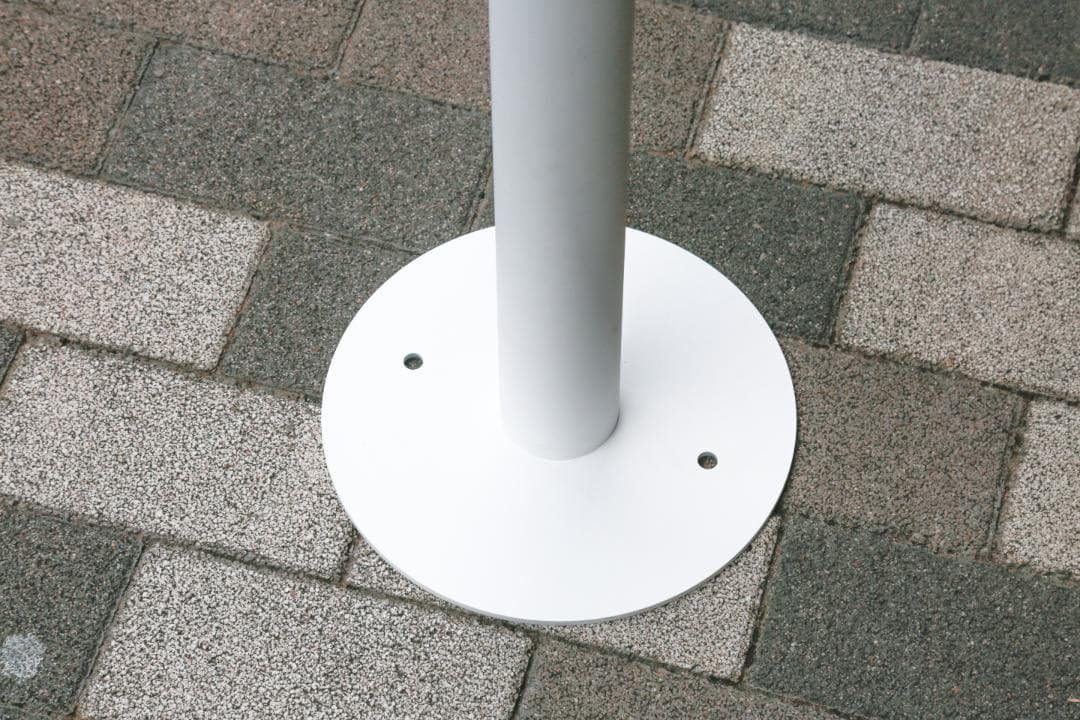 ☆値下げ、訳あり☆ オシャレ！スタンド 灰皿　丸型　ホワイト