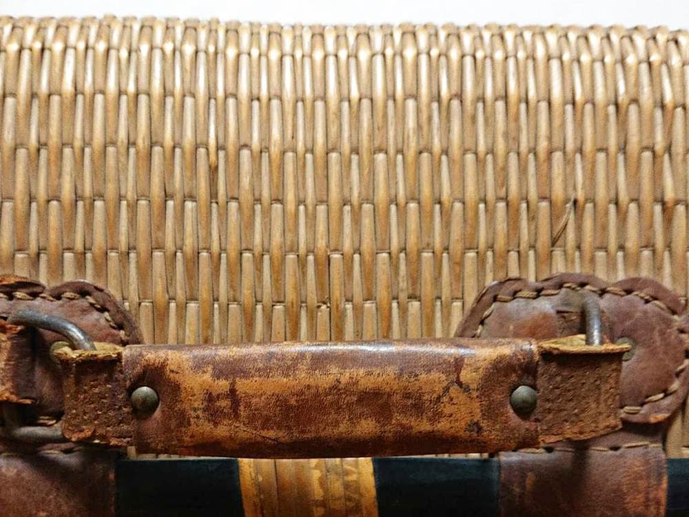 【木】　★ 竹木 柳編み収納鞄 ★　時代物　柳枝 本革 店舗什器　民俗雑項