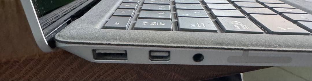Microsoft Surface laptop 2本体 & 充電器 Linux