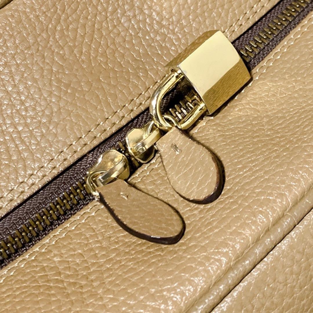 J&M DAVIDSON 肩掛け可 自立 ミア ボストンバッグ ライトブラウン