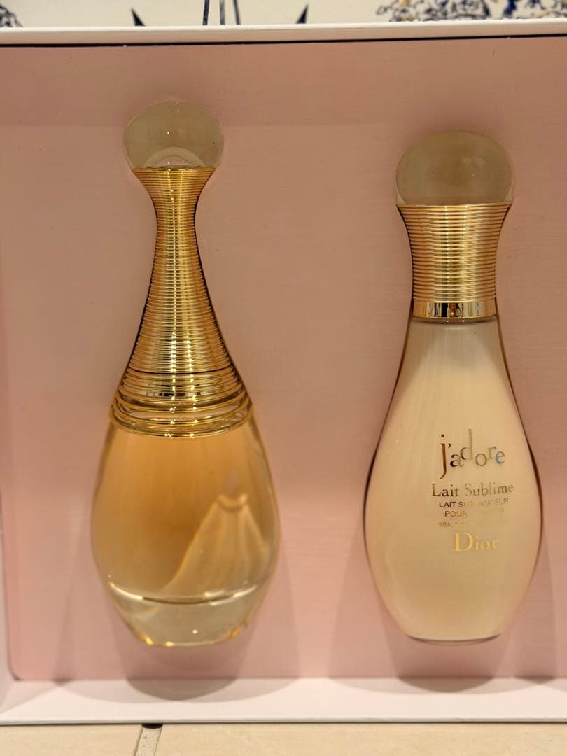 Dior J'adore 香水とボディミルクセット新品未使用　紙袋とチャーム付き