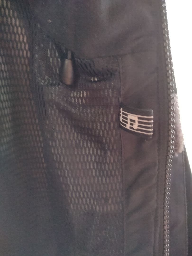 VOLCOM GORE-TEX ブラックジャケット　希少XLサイズ中古品ボルコム