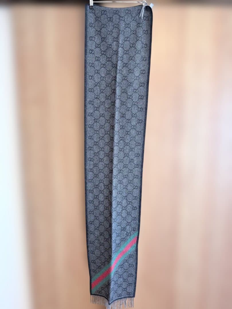 GUCCI グッチグレー GGロゴマフラー 美品