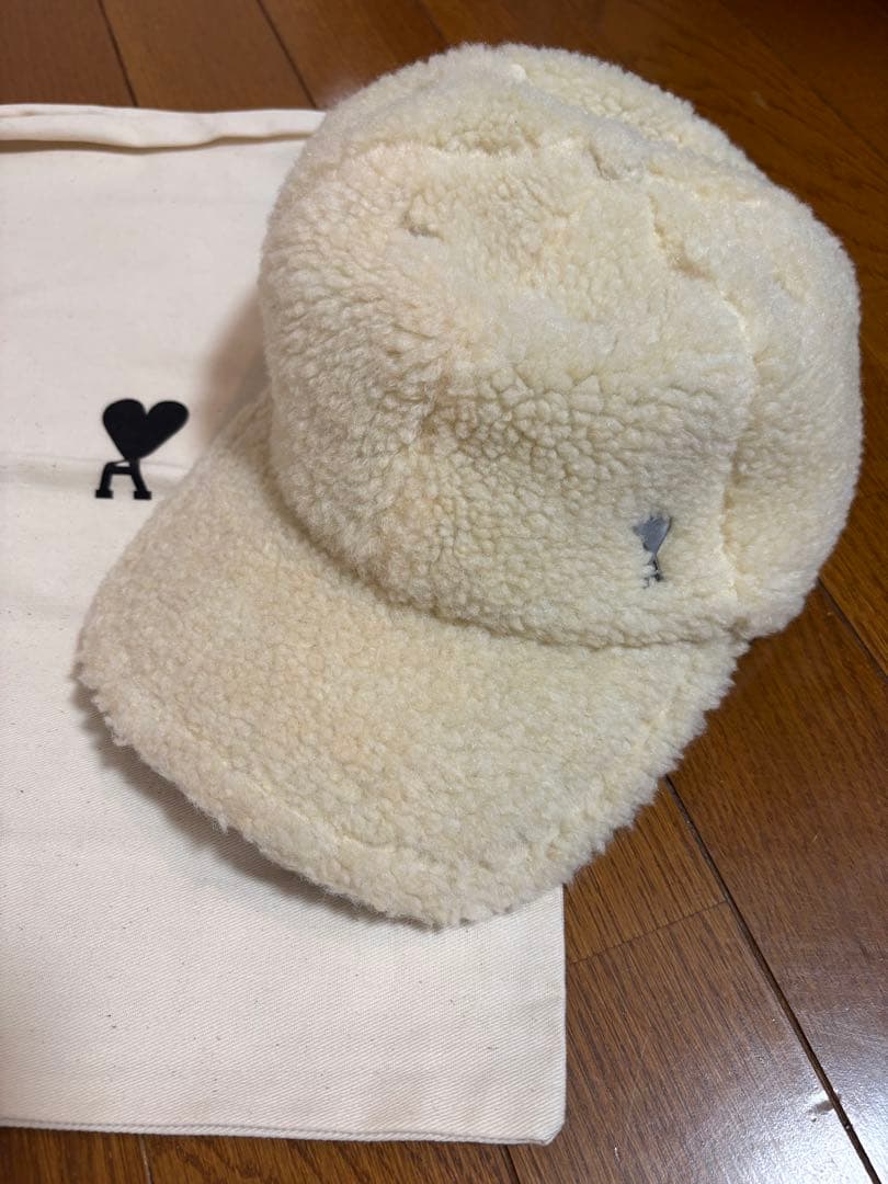 日本未入荷⭐︎激レア⭐︎アミパリス　ami Paris ボアロゴキャップ　ホワイト