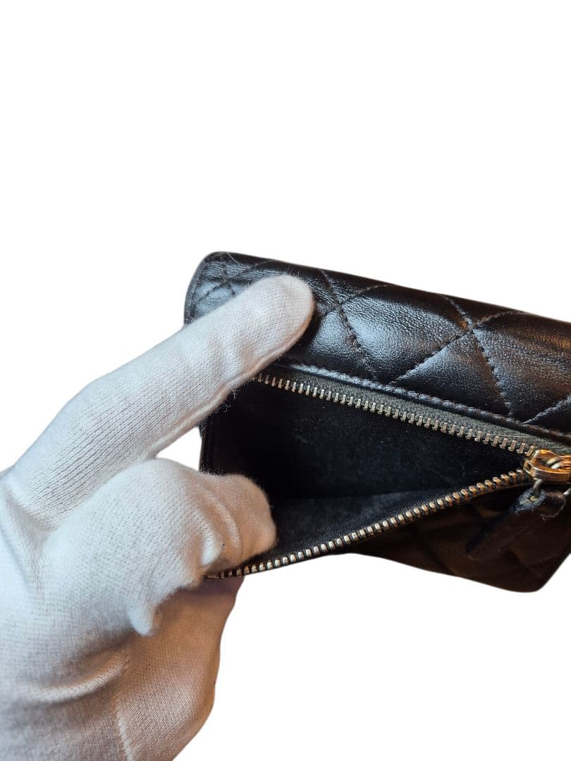 CHANEL　シャネル　マトラッセ　三つ折り財布　ブラック