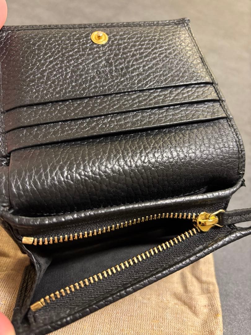 『ちい』『美品』GUCCI 黒 レザー 二つ折り財布 保存袋付き