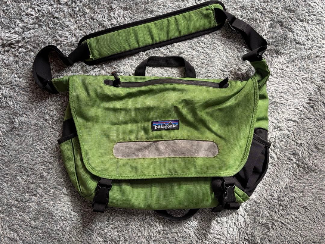 パタゴニア　ハーフマスメッセンジャー　ショルダーバッグ　48271F7 緑