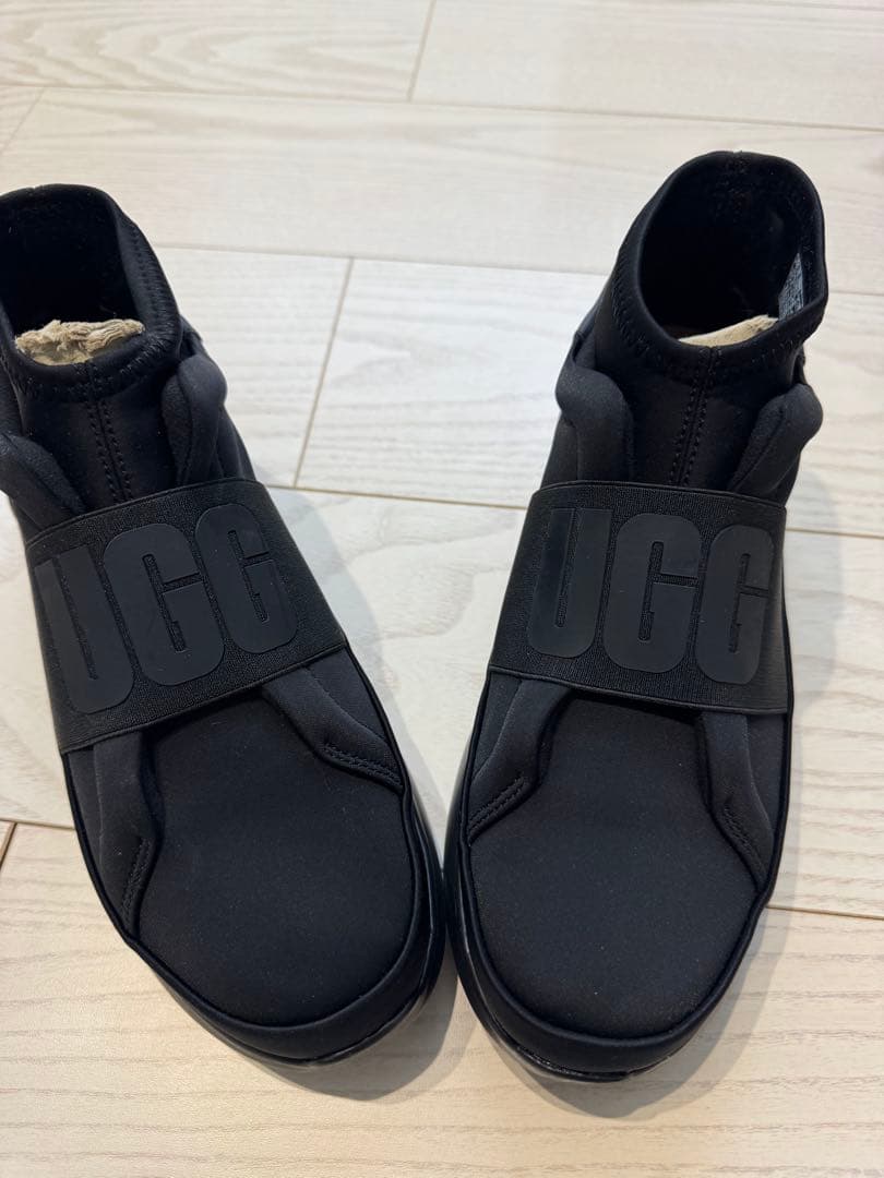 UGG アグ　ブラック スニーカー スリッポン