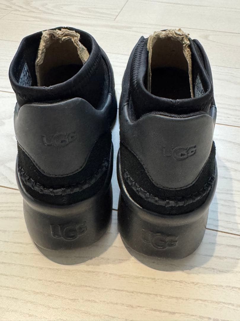 UGG アグ　ブラック スニーカー スリッポン