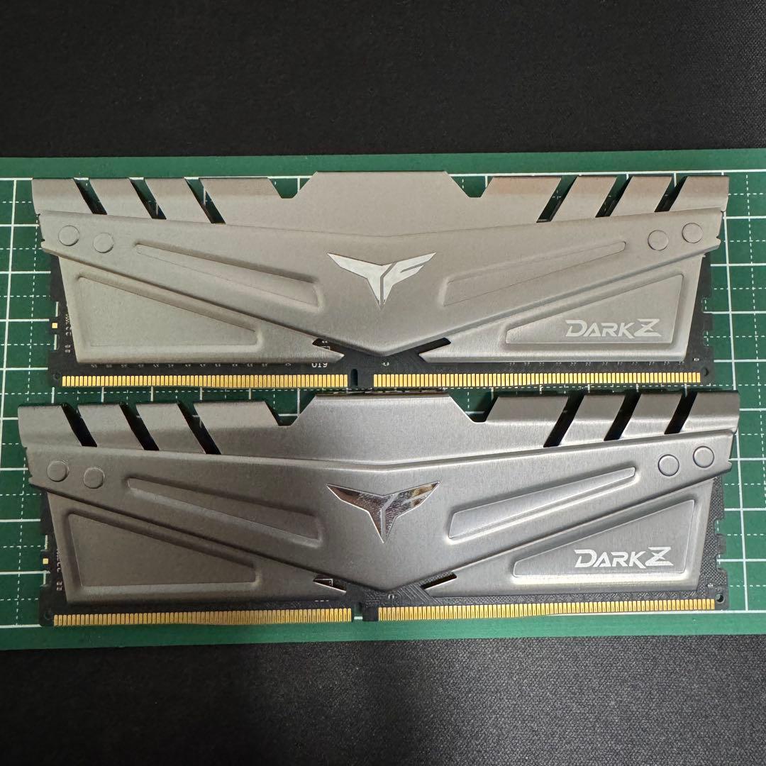メモリー TEAMGROUP DARK Z 8GB DDR4 3200MHz 16GB