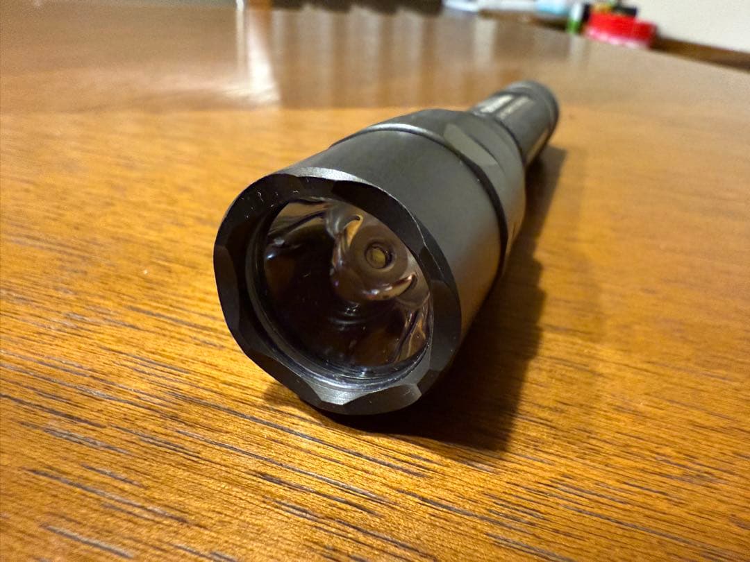 SUREFIRE E2L OUTODOORSMAN 懐中電灯