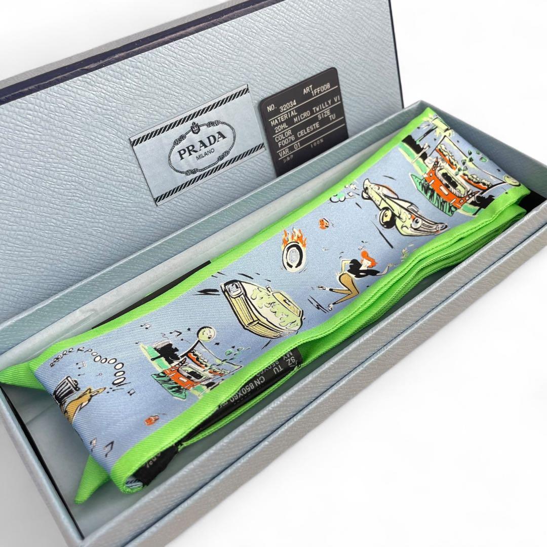 希少美品　プラダ　リボンスカーフ　シルク100% 箱付き　車　PRADA