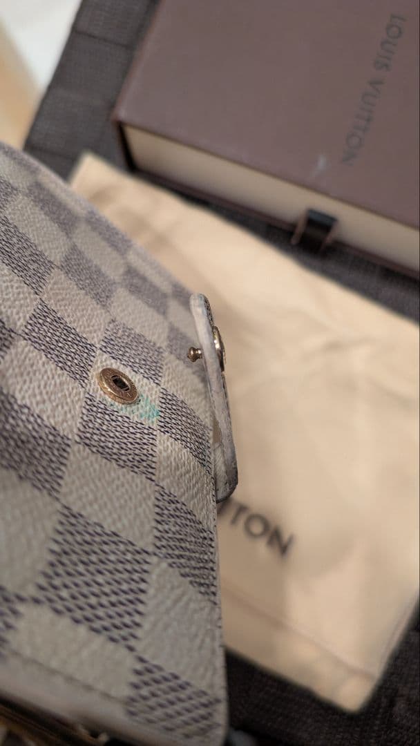 ルイヴィトン財布　ダミエアズールがま口財布