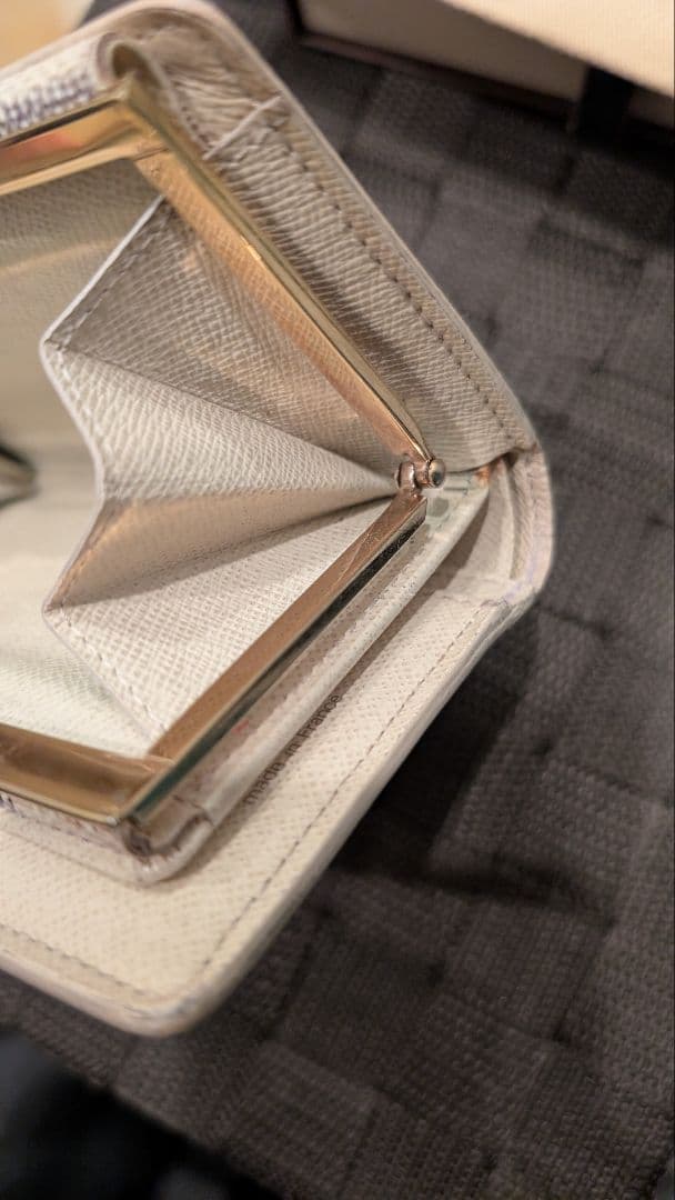 ルイヴィトン財布　ダミエアズールがま口財布