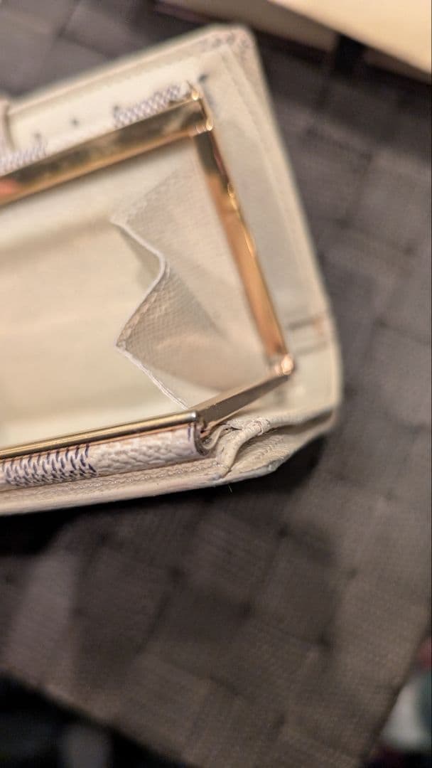 ルイヴィトン財布　ダミエアズールがま口財布