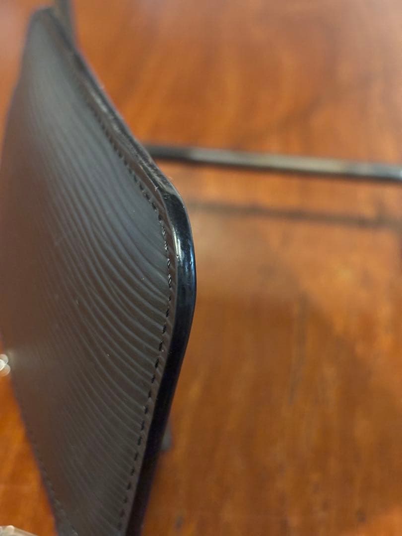 LOUIS VUITTON ポシェットクレNM ケース エピ ブラック