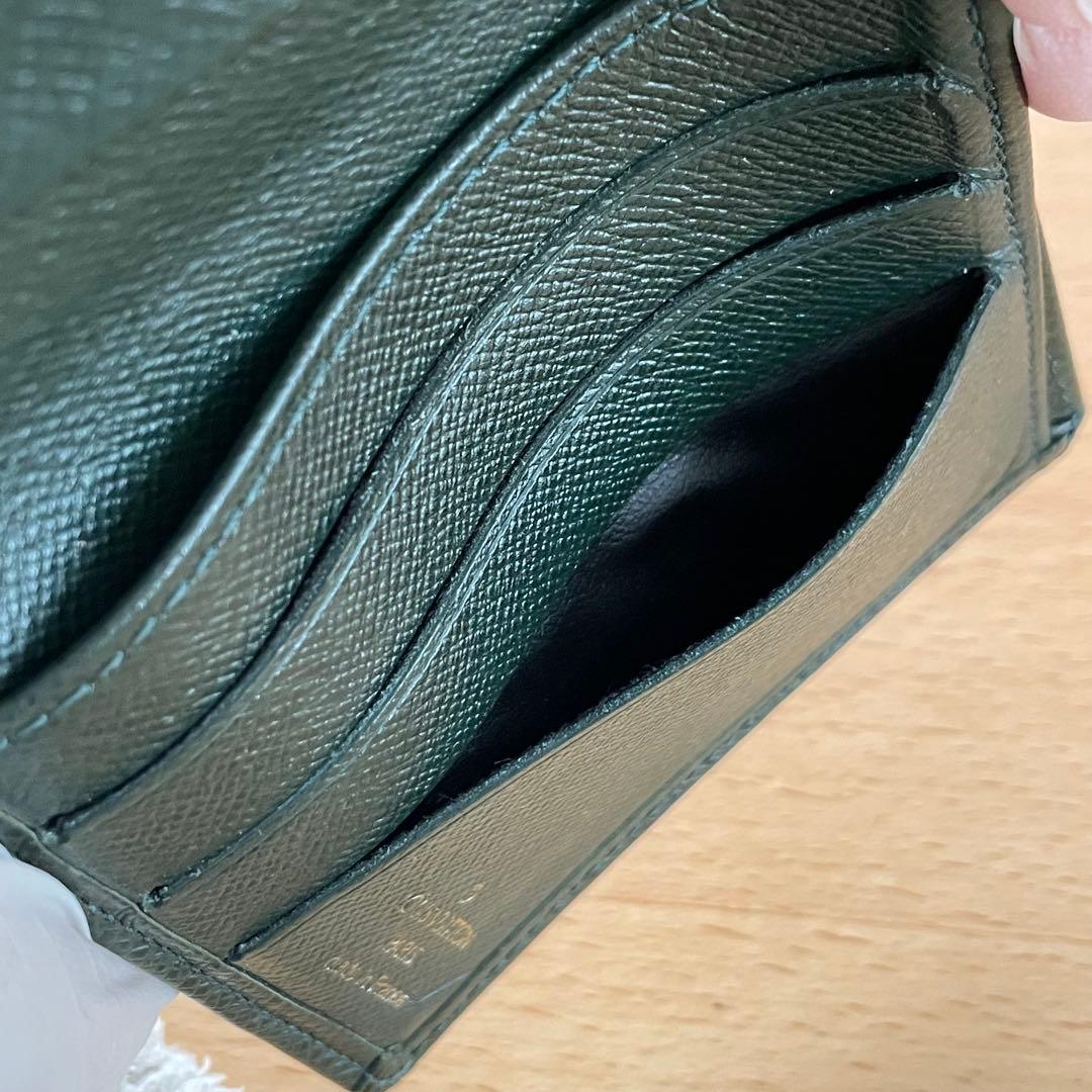 ルイヴィトン　タイガレザー　エピセア　深緑　二つ折り財布　札入れ　グリーン