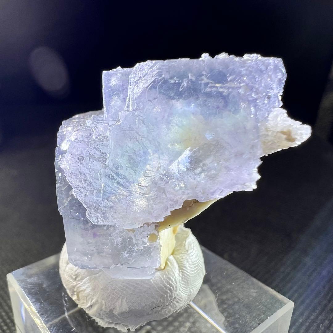 ヤオガンシャン　極めてライトブルー　ほとんどクリアなフローライト