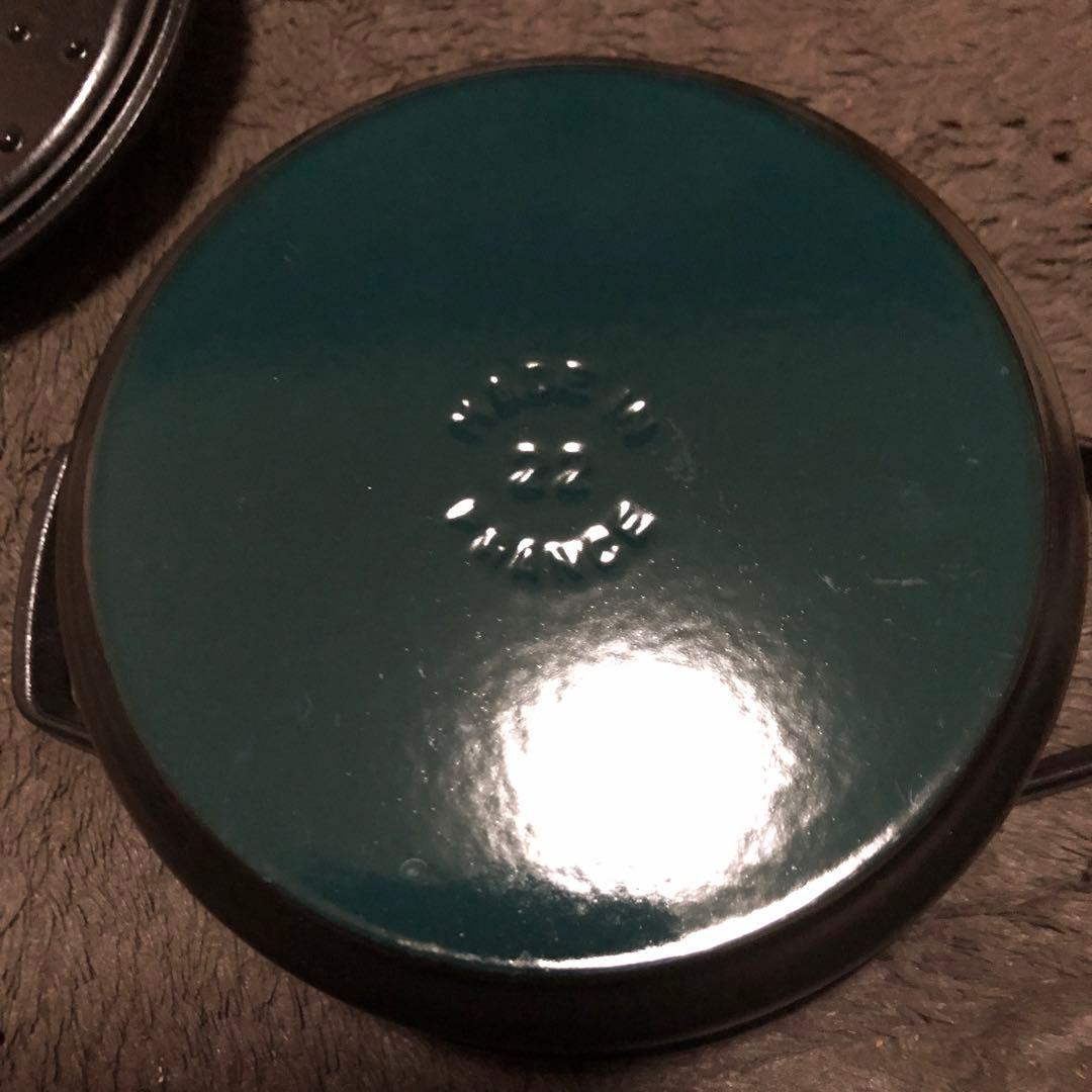 ストウブ　STAUB LA COCOTTE 22cm 未使用　油ならし済み