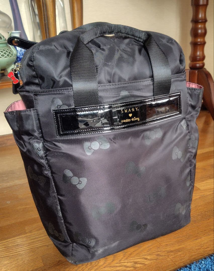 スワニー　キャリーバッグ　ハローキティ