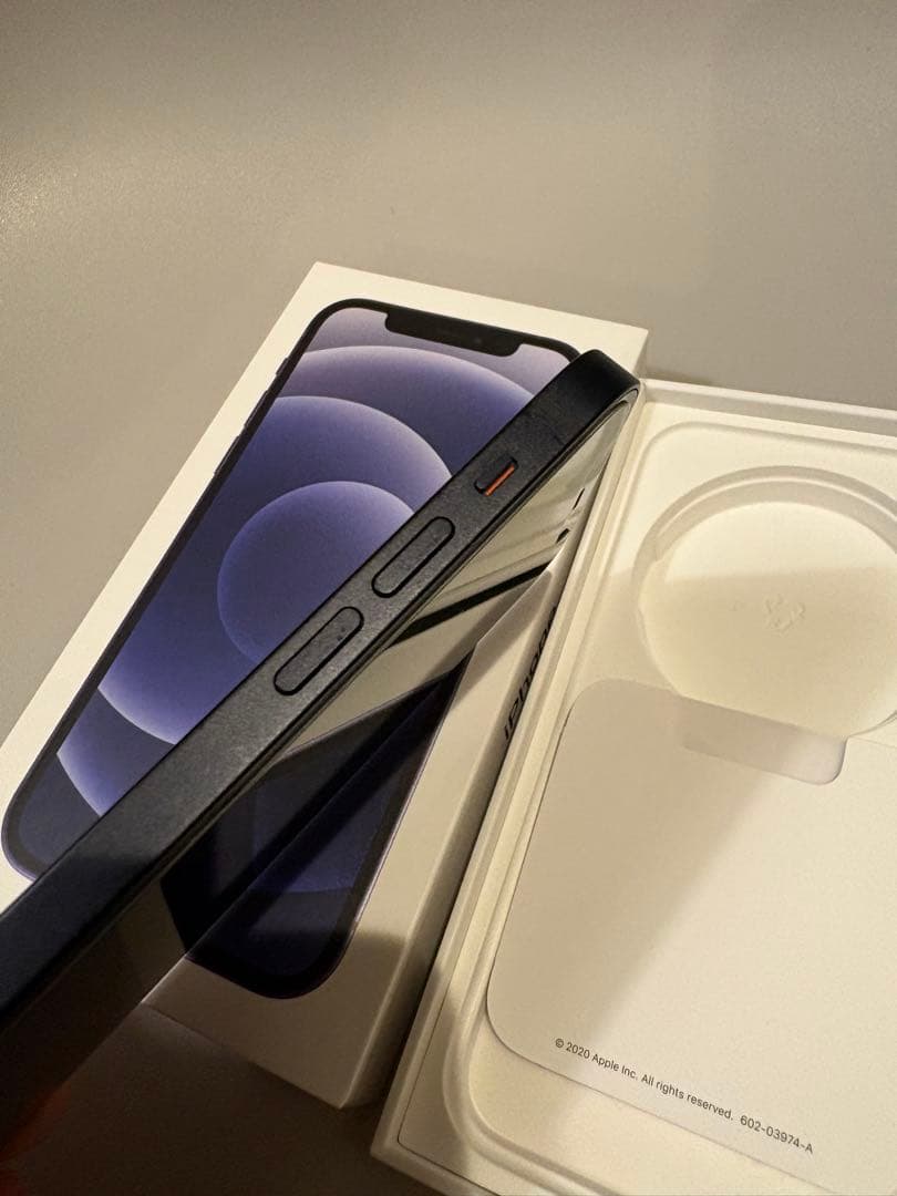 Apple iPhone 12 ブラック 64GB 79%