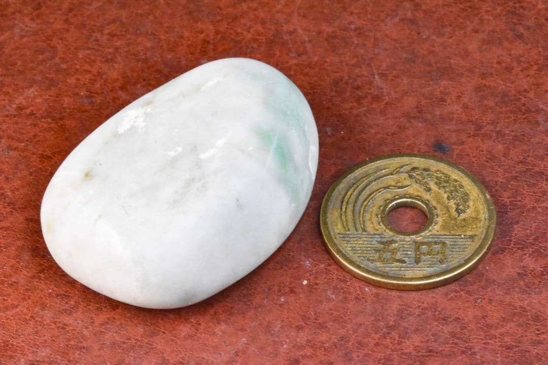 糸魚川産 白緑ヒスイ原石