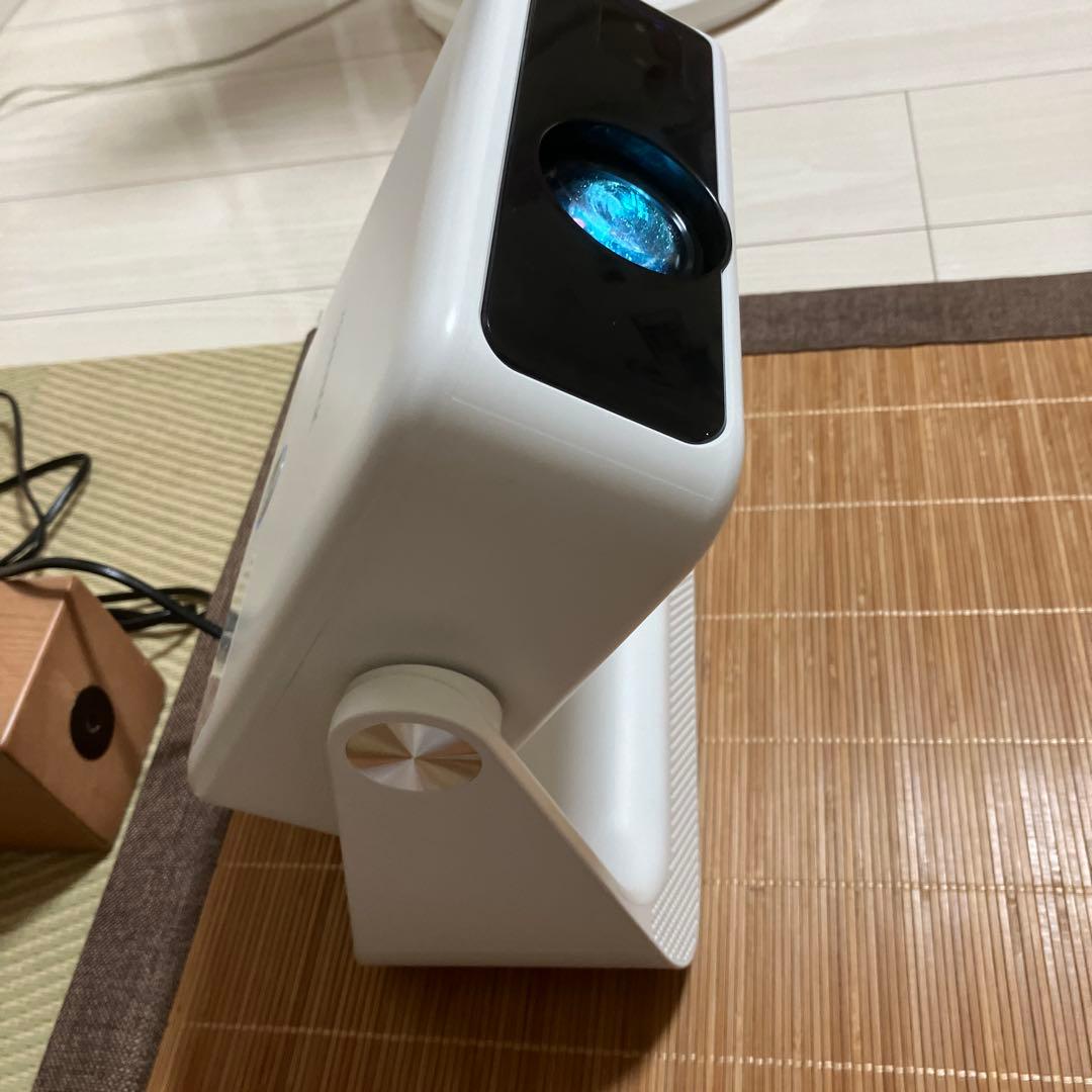 今回限りの値下げです。 YOWHICK プロジェクター本体 (ホワイト)