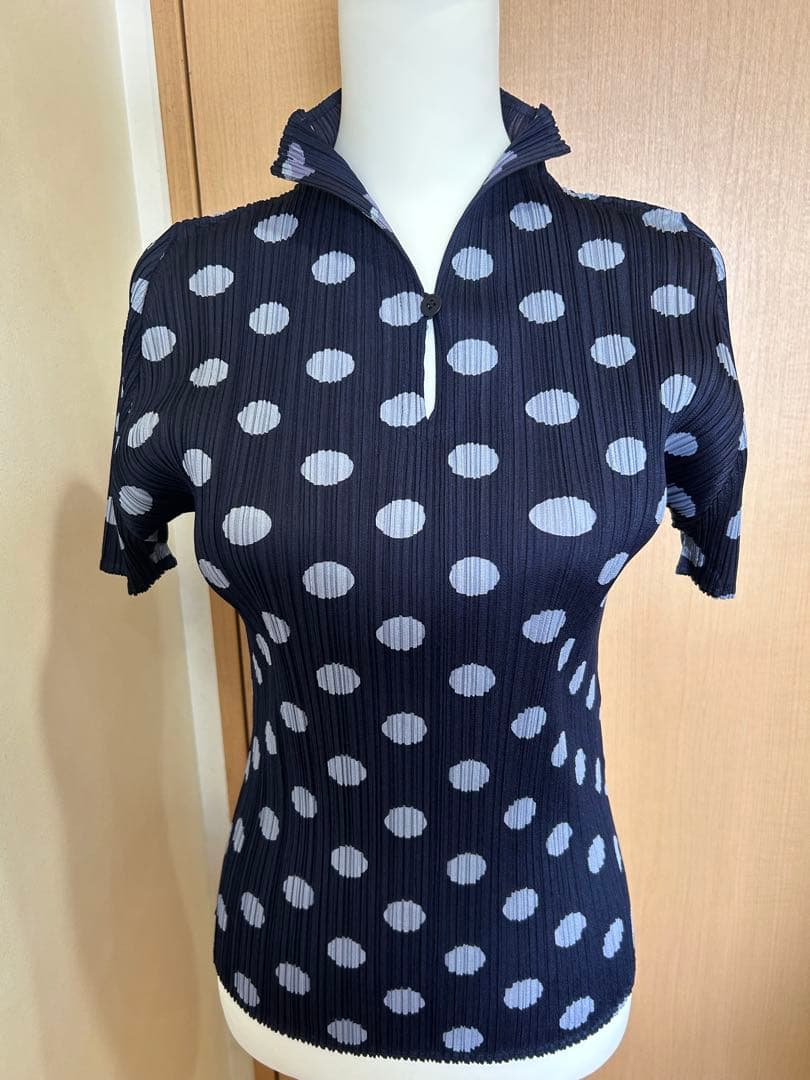 ⭐️本日限定価格⭐️プリーツプリーズネイビードットトップス極美品⭐️