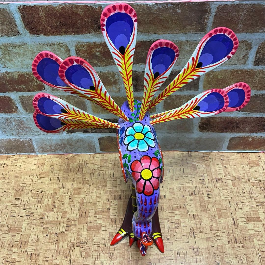 メキシコ　木工芸品　アレブリヘス クジャク