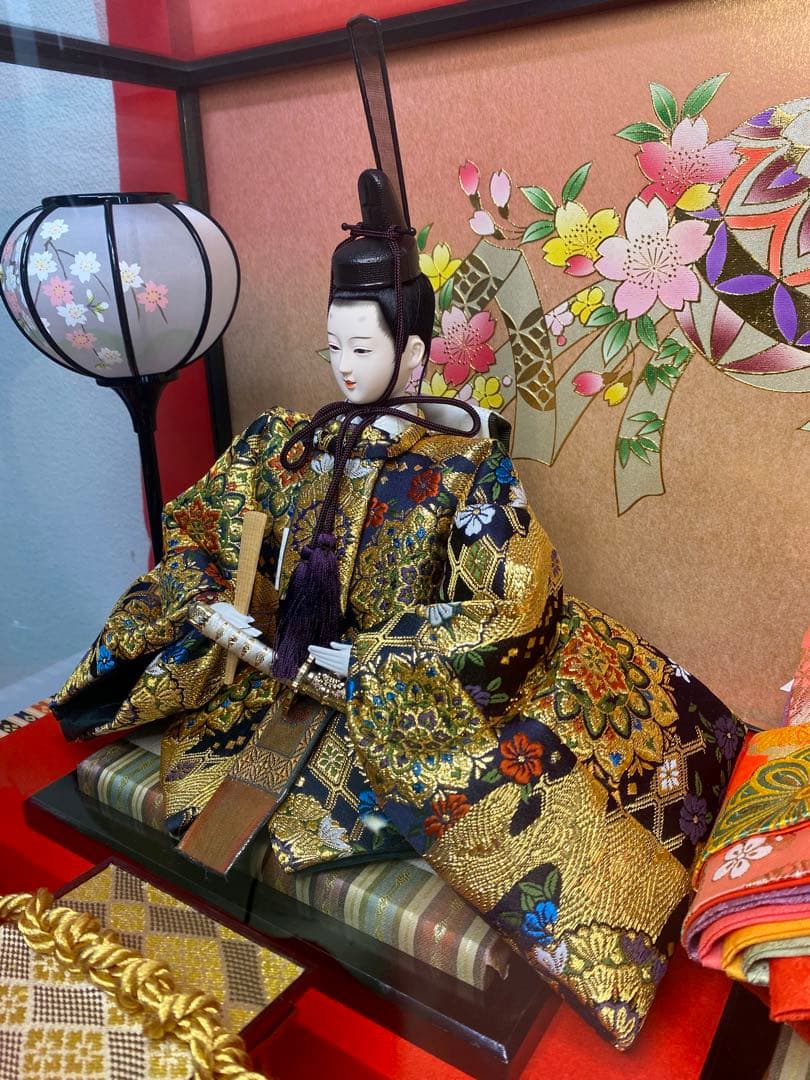 雛人形オルゴール付ガラスケース入り親王飾り・間口約７２×奥行約４０×高さ約４４㎝