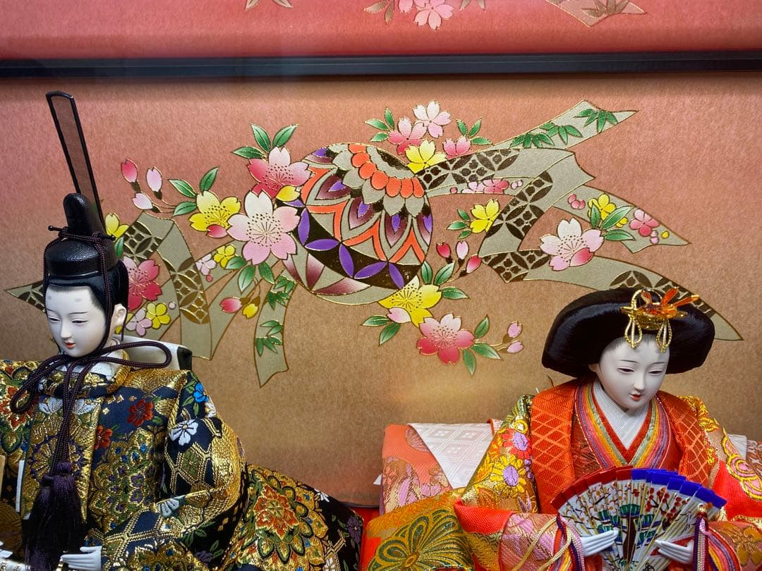 雛人形オルゴール付ガラスケース入り親王飾り・間口約７２×奥行約４０×高さ約４４㎝