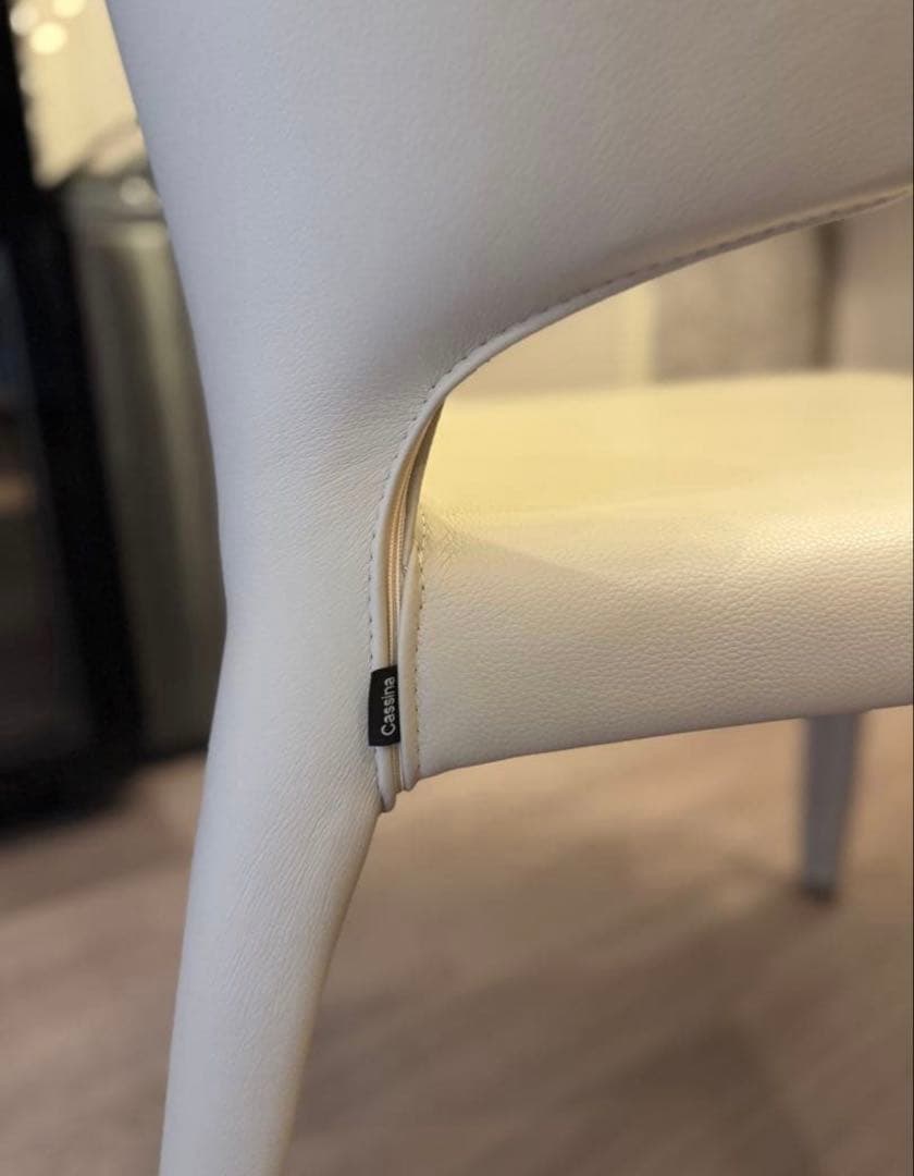 A*a様 (1脚) カッシーナ HOLA 白皮張りアームチェアー一脚