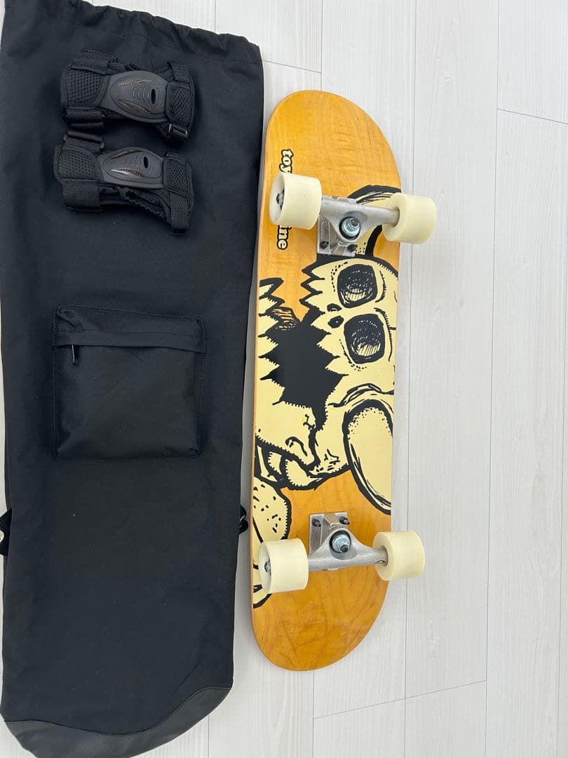 【値下げセール】トイマシーン スケボー8.0インチ&ケース・プロテクターセット
