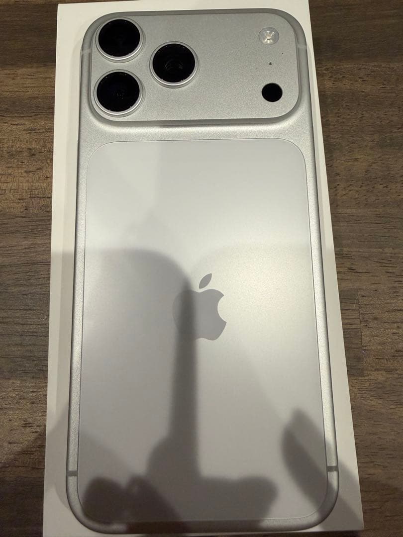 【美品】iPhone17promax 256GB シルバー