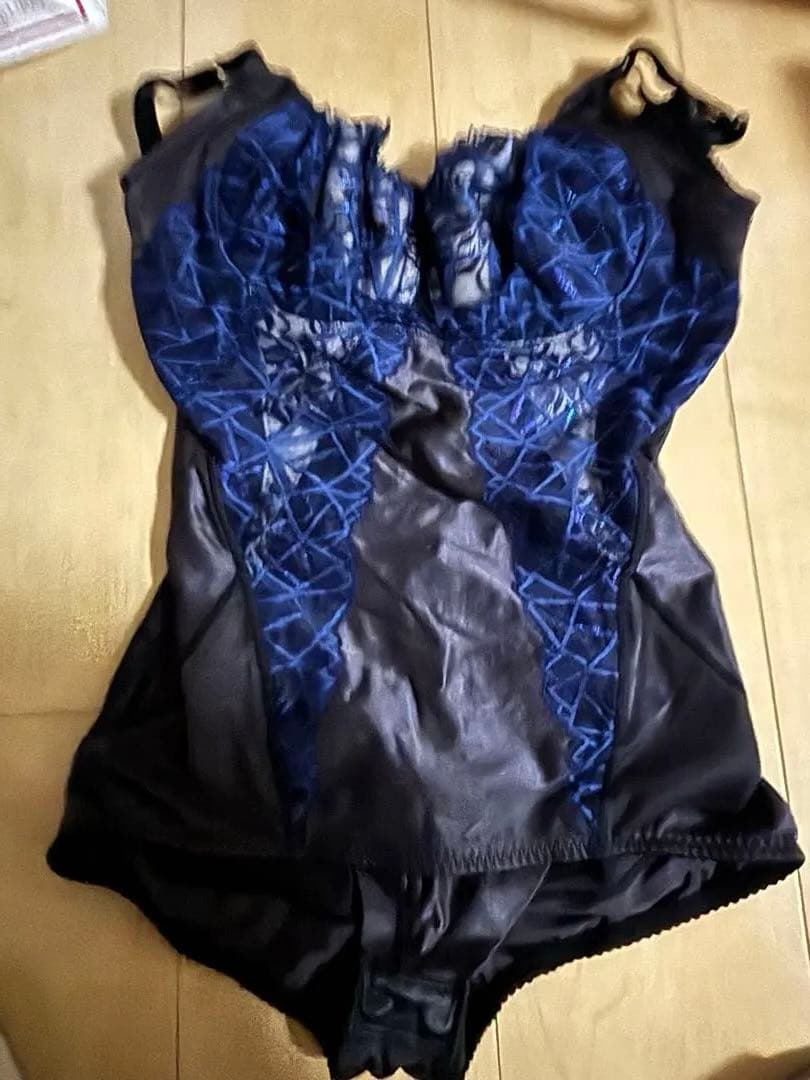 ☆1日のみ値下げ☆カーヴィシャスカレス ボディスーツ