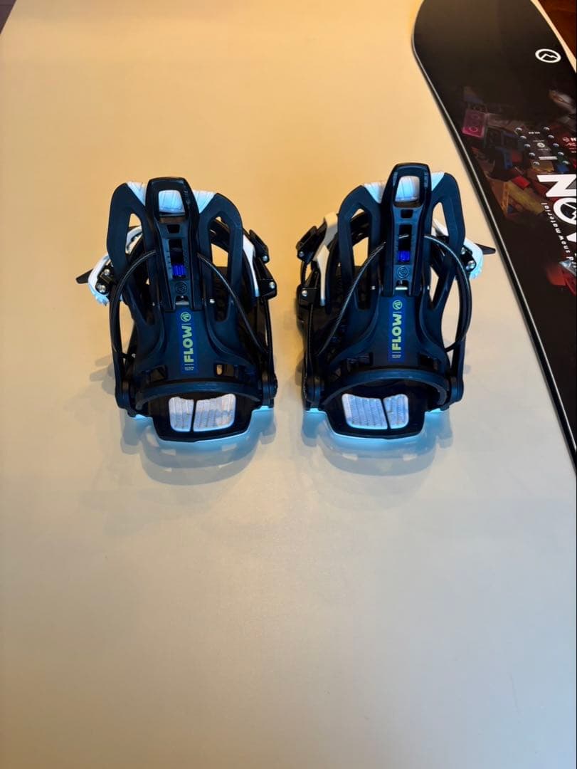 NOVMBR （ノベンバー）KD 125 FLOW（フロウ）キッズ スノーボード