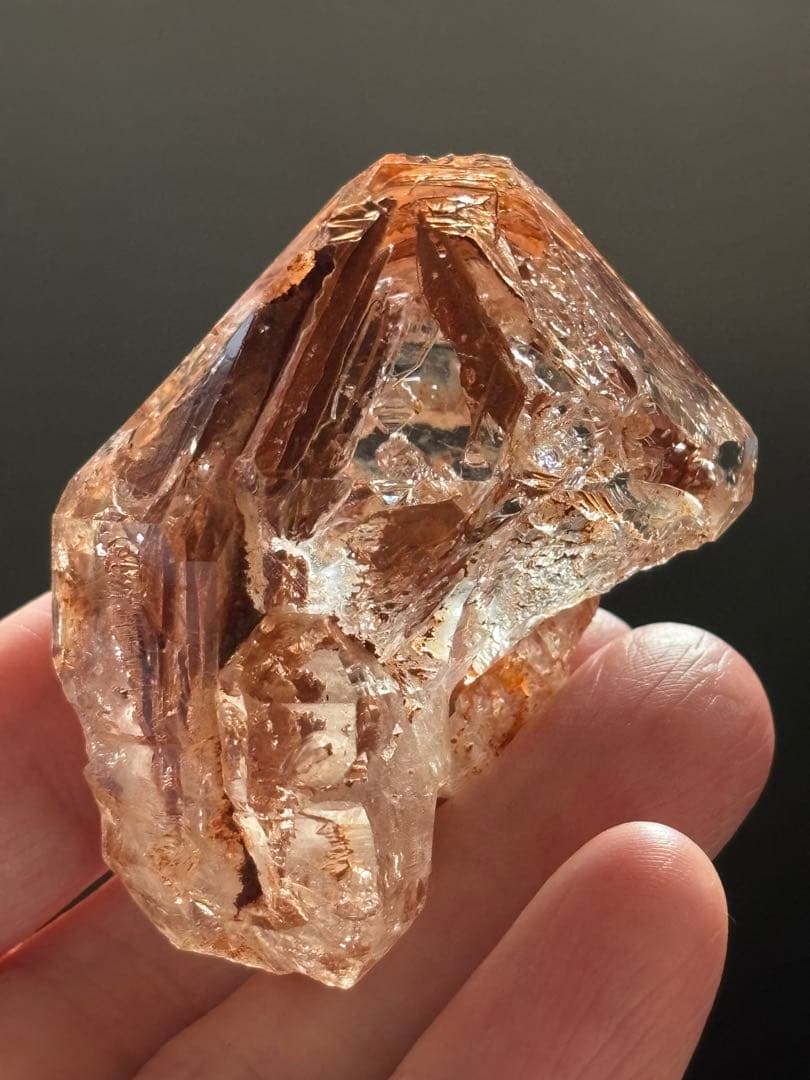 マダガスカル産　レッドクレイエレスチャル　68g ウィンドウクォーツ　高透明度