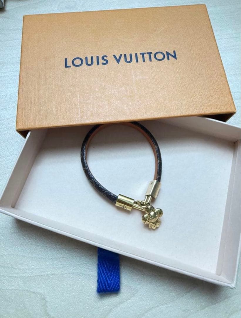 Louis Vuitton フラワーチャーム ブレスレット