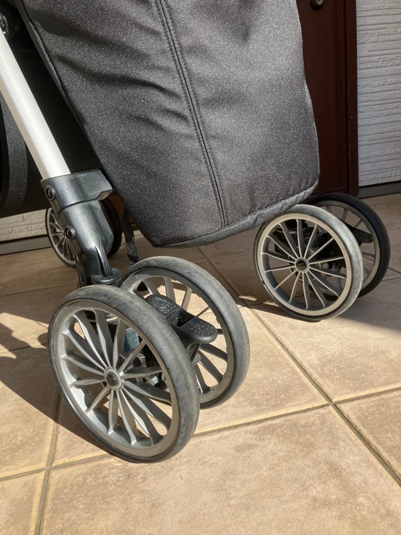 【上位モデル】Combi アンブレッタ4キャス ◉プレミアム エッグショック