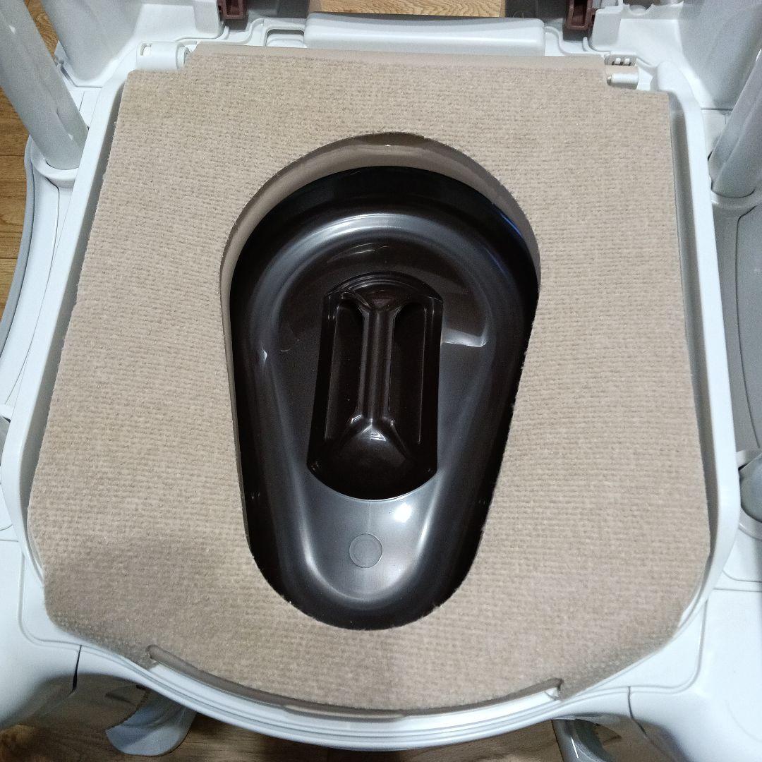 ポータブルトイレ アームレスト付き ブラウン/ホワイト アロン化成　FX-30S