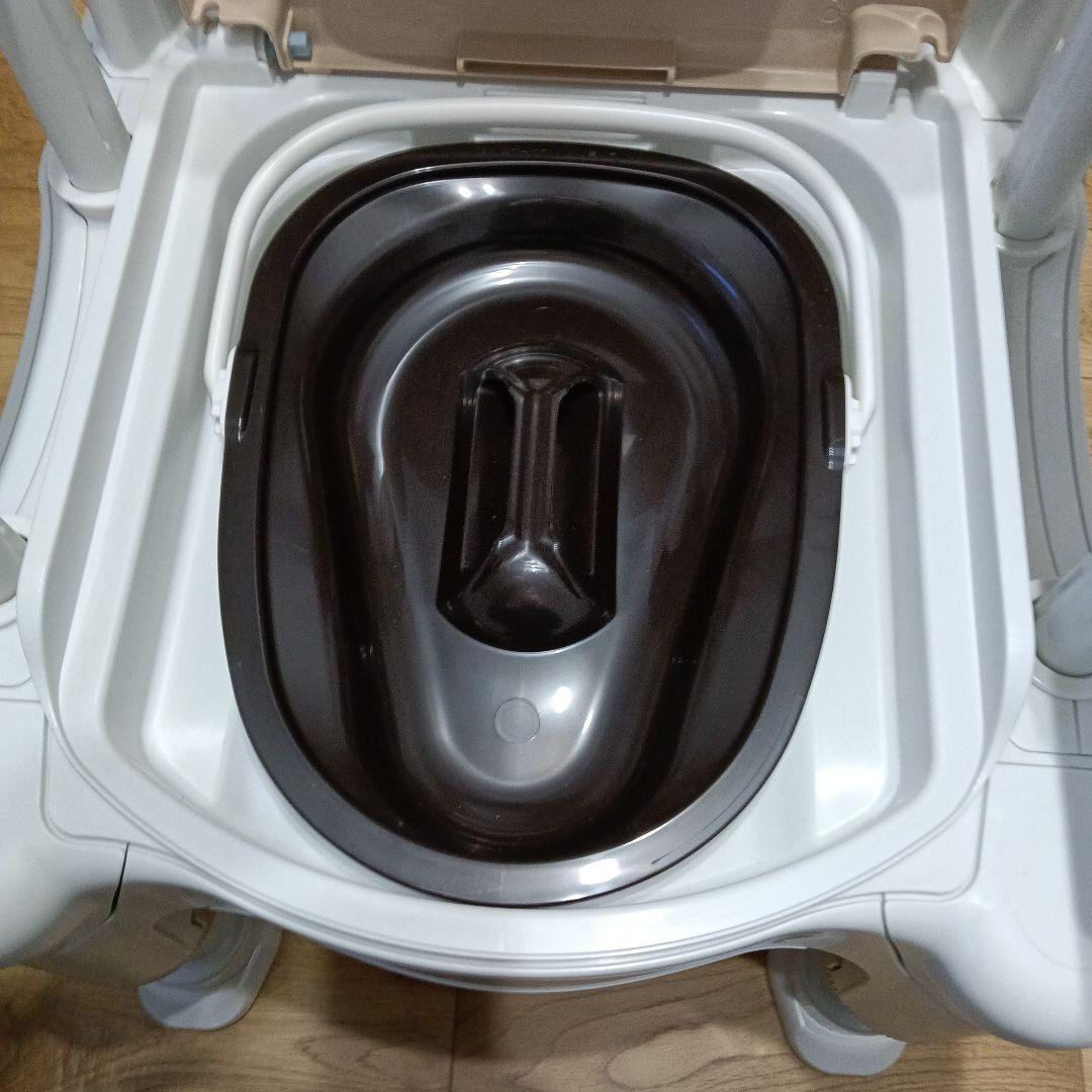 ポータブルトイレ アームレスト付き ブラウン/ホワイト アロン化成　FX-30S