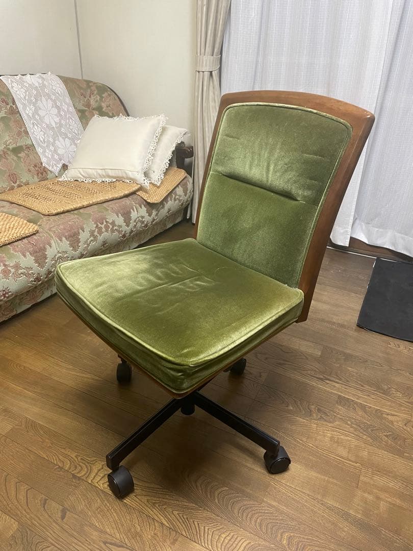 マルニ　ダイニングチェア　回転椅子　アンティーク　緑ソファー