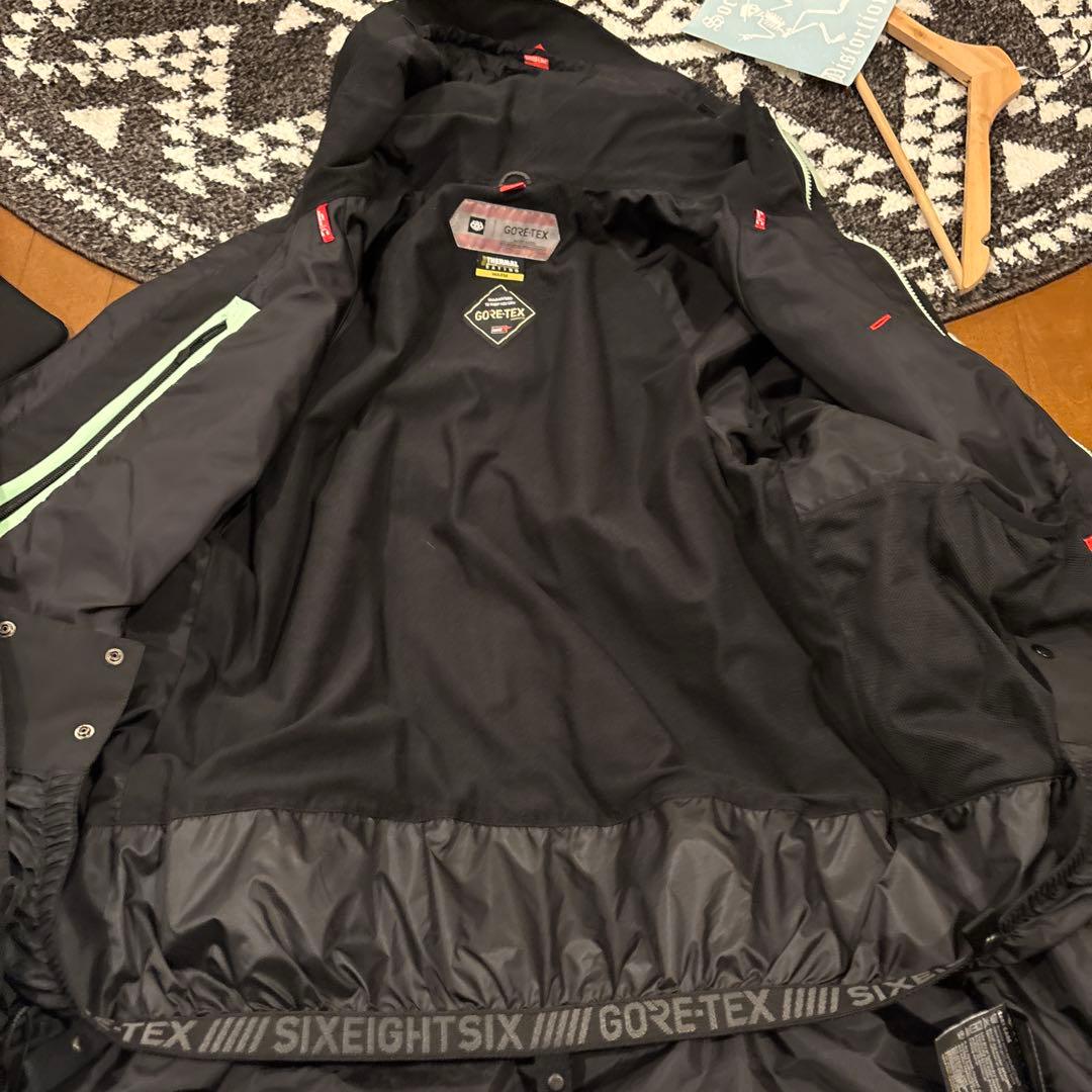 686 スノーボードジャケット　ゴアテックス　Lサイズ美品