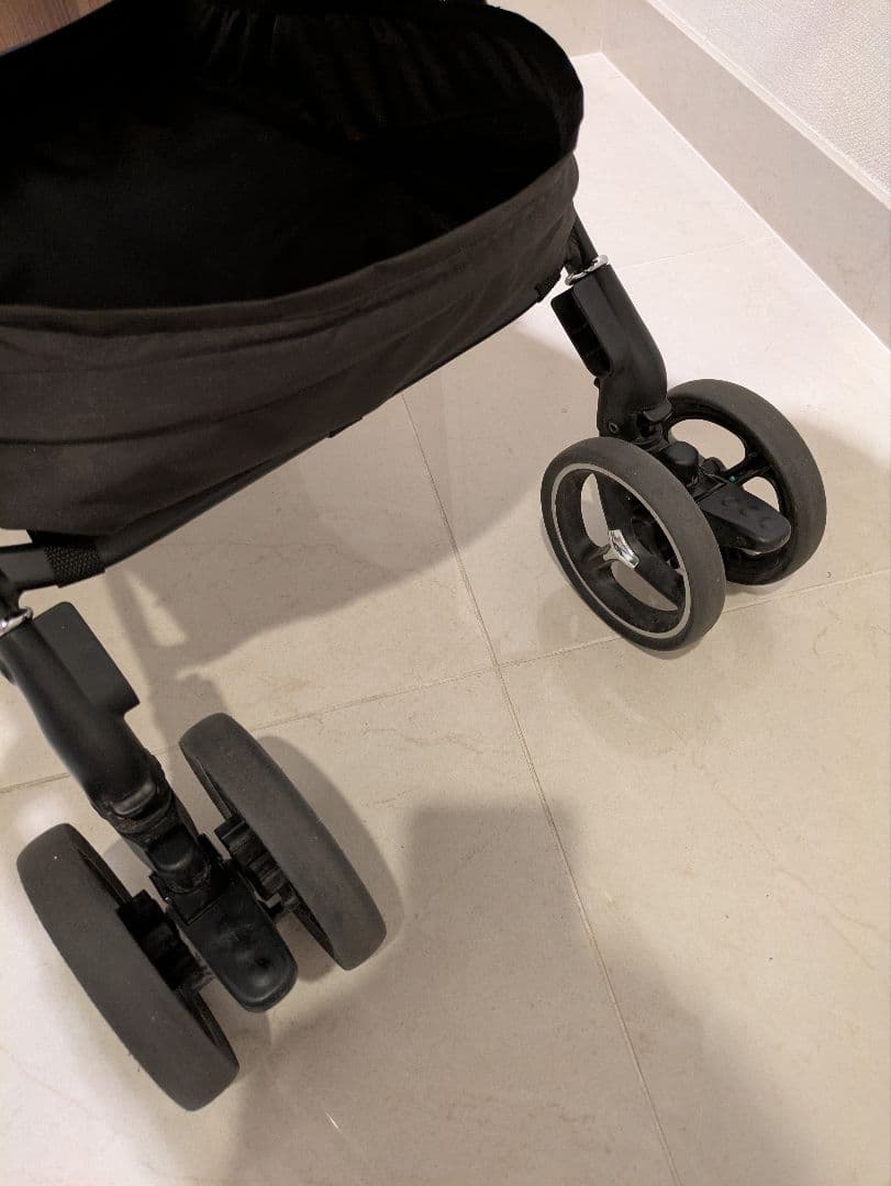 ゴンザレス＊【美品】2022年製ラクーナクッションフリープラス