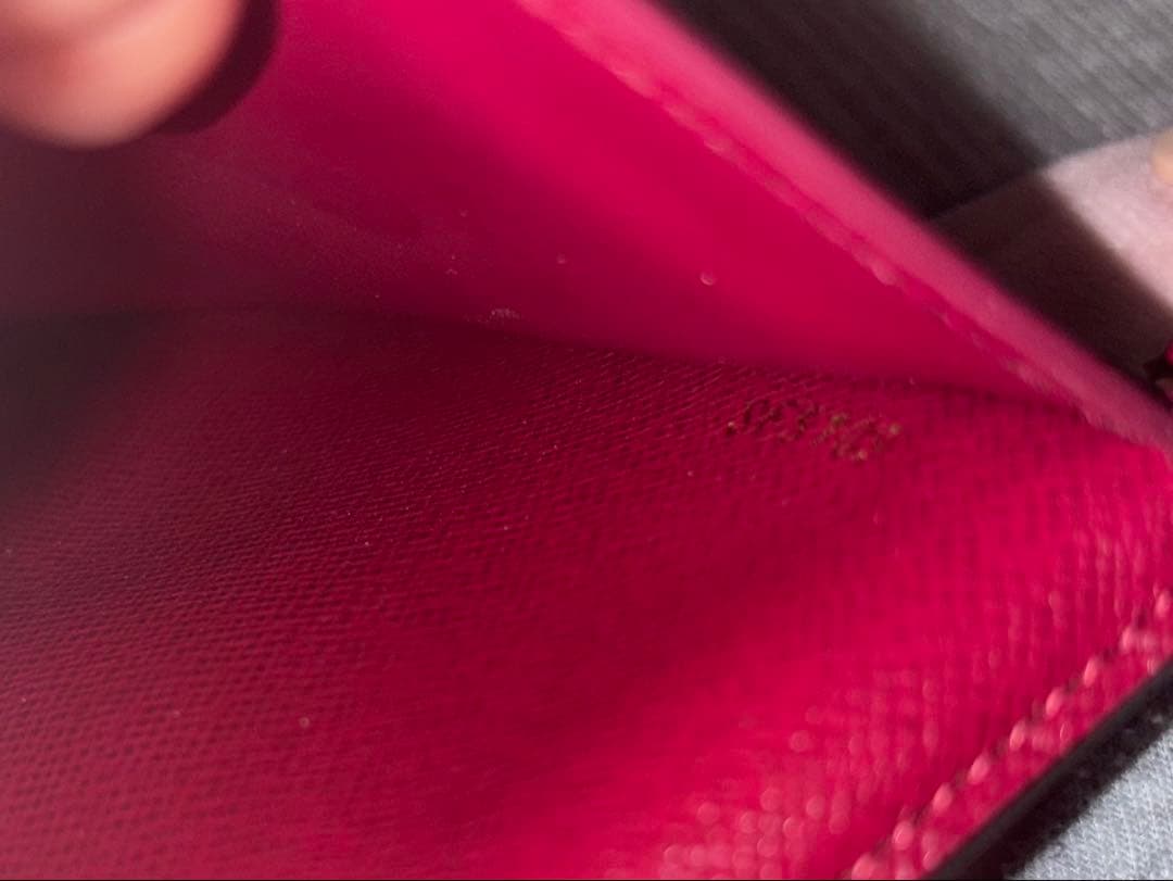 ルイ・ヴィトンのモノグラム ポルトフォイ ユ・ヴィクトリーヌ（フューシャ）　財布