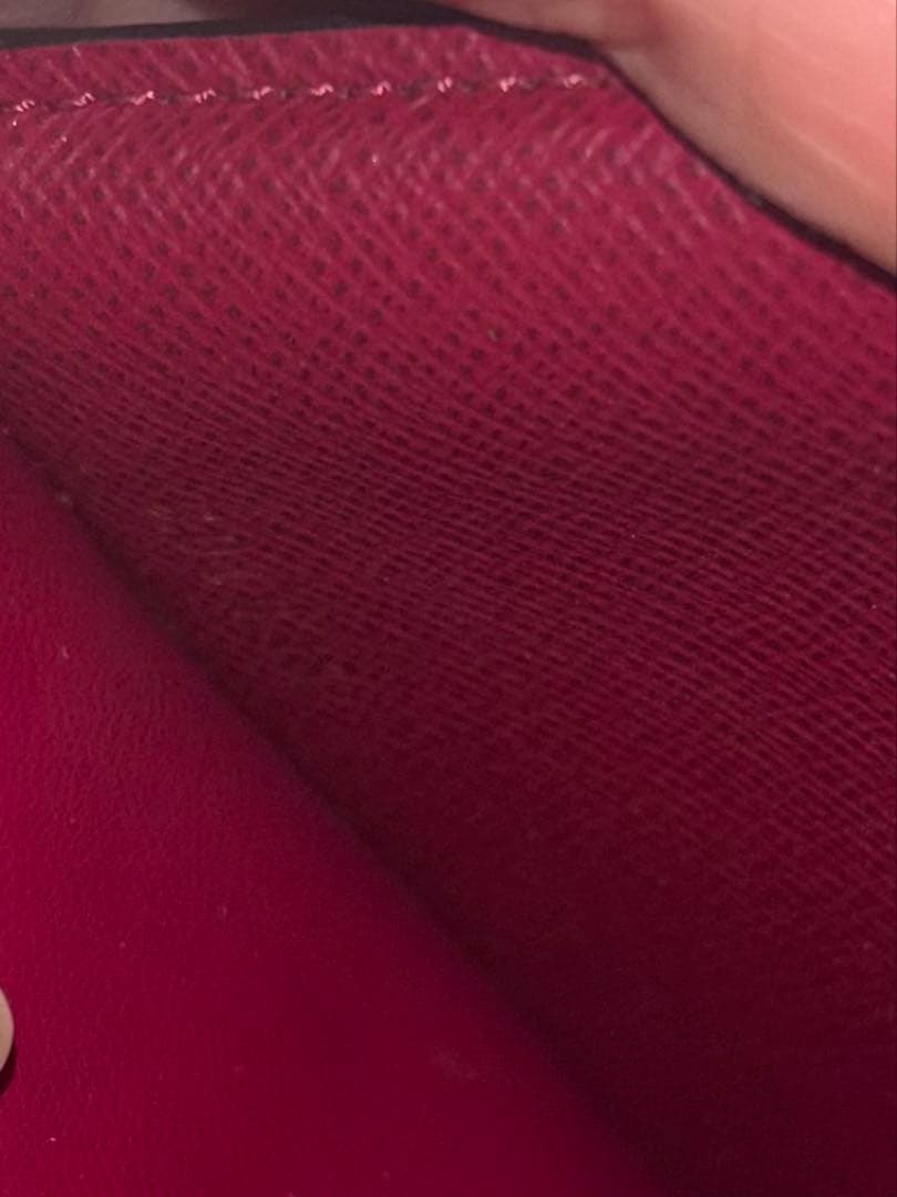 ルイ・ヴィトンのモノグラム ポルトフォイ ユ・ヴィクトリーヌ（フューシャ）　財布