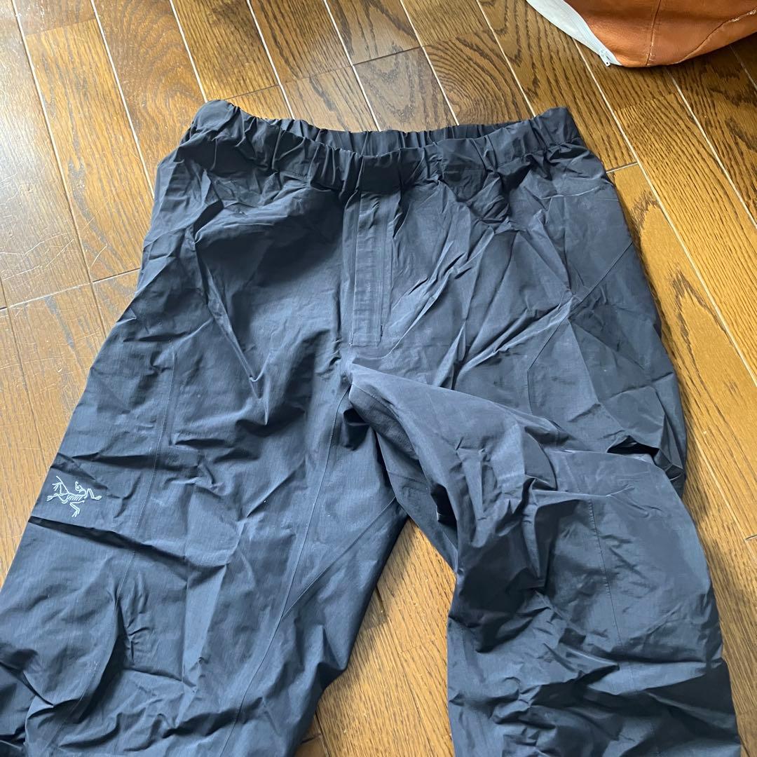 アークテリクス　ゴアテックスパンツ　ブラックsizeM