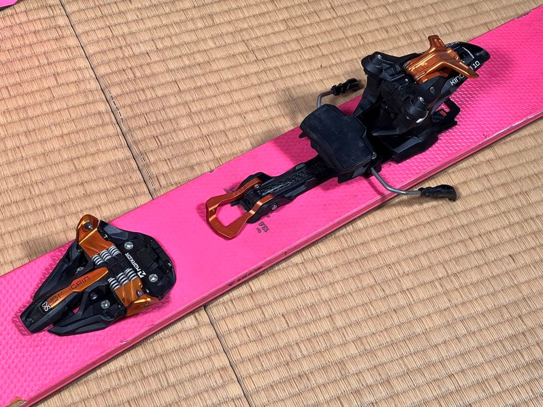 black crows ブラッククロウズ　Corvus Freebird